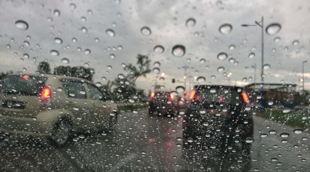 Tips for driving safely in extreme weather